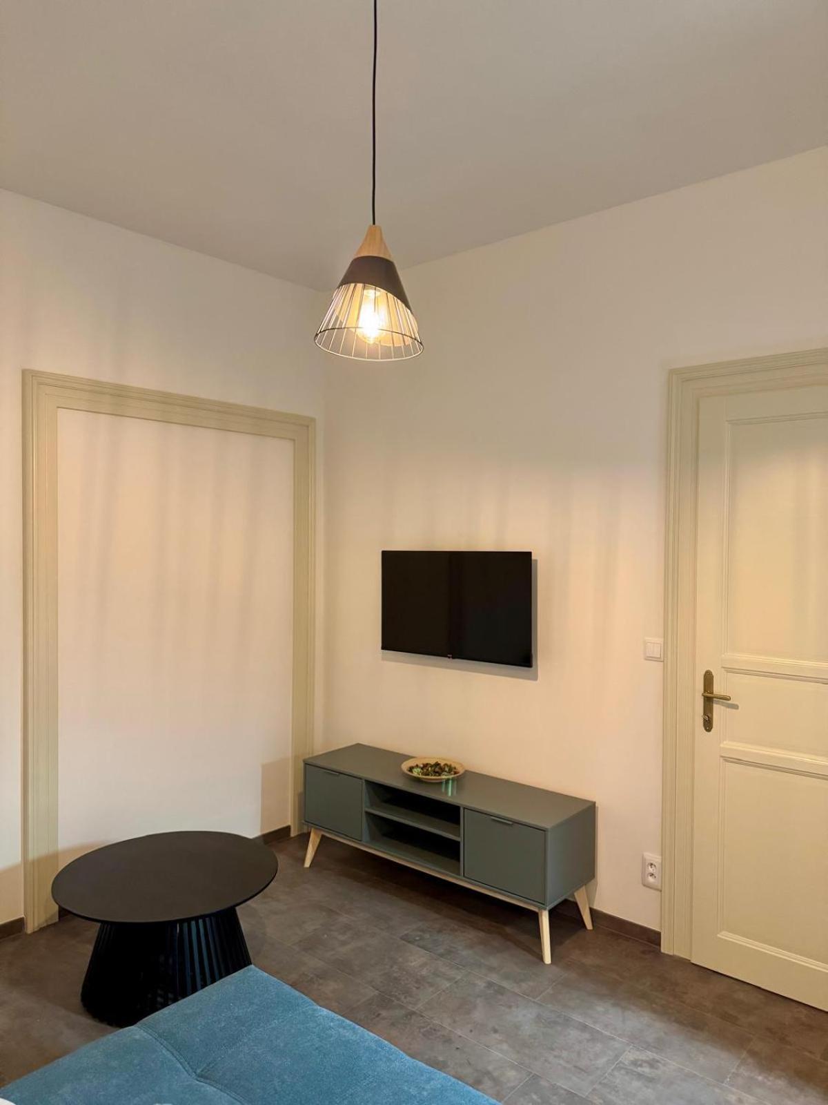 Pearl Bee Deluxe Suites Пльзень Экстерьер фото