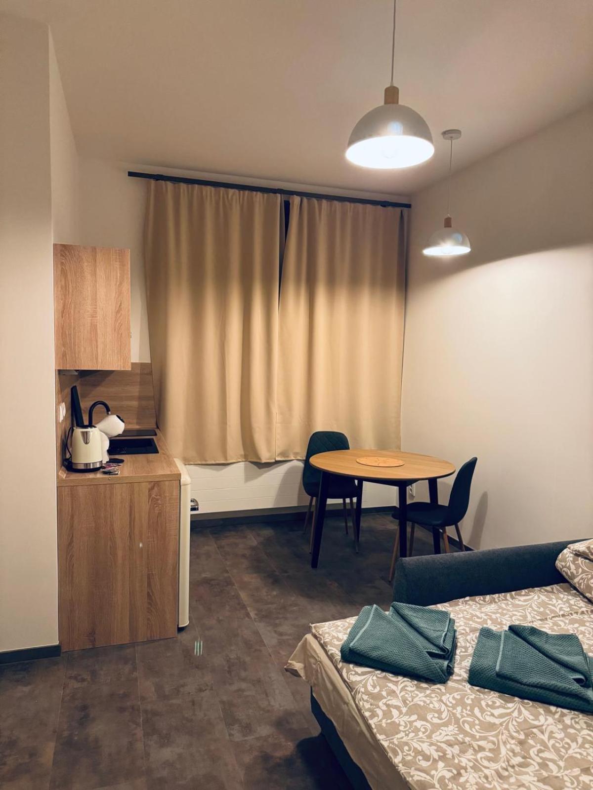 Pearl Bee Deluxe Suites Пльзень Экстерьер фото