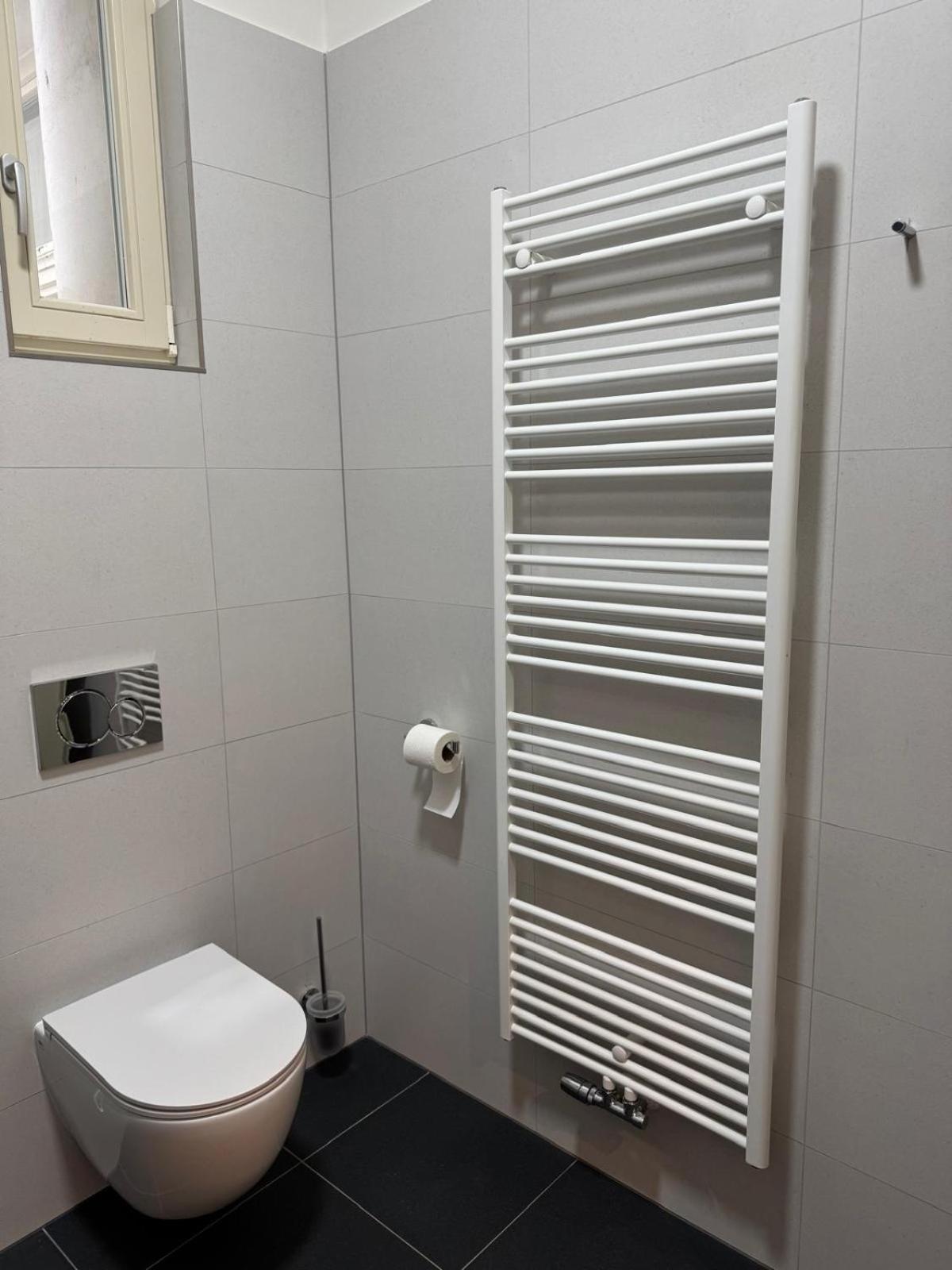 Pearl Bee Deluxe Suites Пльзень Экстерьер фото